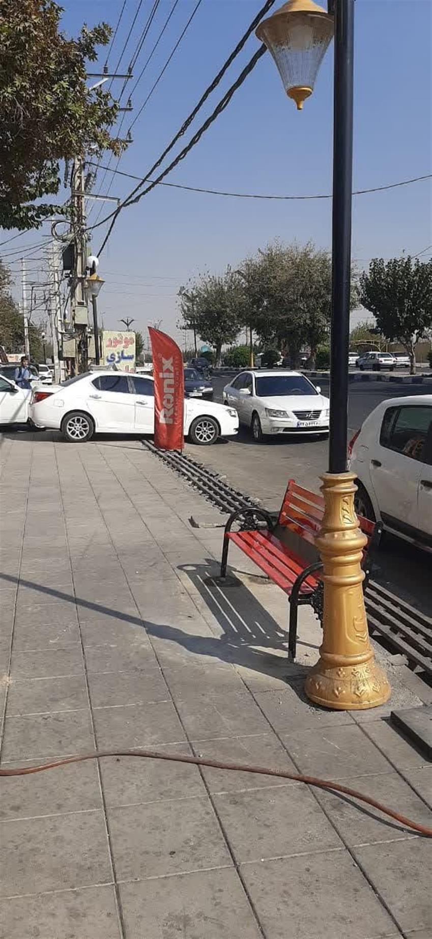 اجرای طرح زیباسازی، نصب چراغ‌های روشنایی پایه‌دار و نصب نیمكت در محور اصلی شهر باغستان
