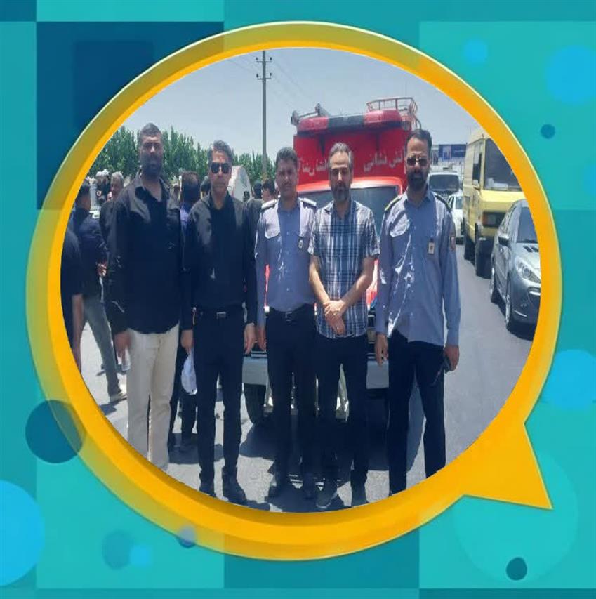 استقرار عوامل سازمان حمل‌ونقل و ترافیك و سازمان آتش‌نشانی شهرداری باغستان برای مدیریت ترافیك و تأمین ایمنی مراسم روز عاشورای حسینی