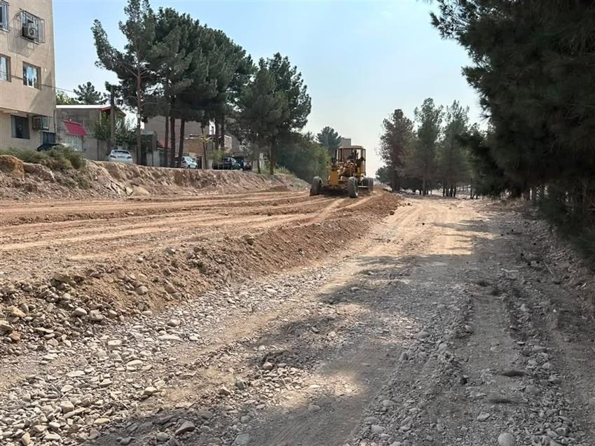 تداوم عملیات عمرانی در پیاده‌راه غربی باغستان