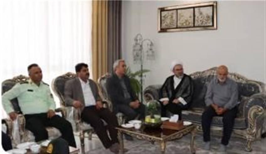 تجلیل از مقام شامخ شهیدان سیدان و موسوی در دیدار مسئولان شهر باغستان با خانواده معظم شهدا
